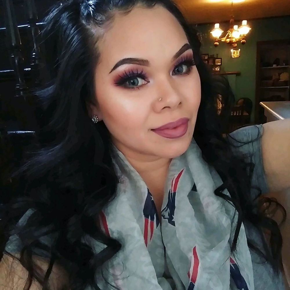 Meet your Posher, Tia